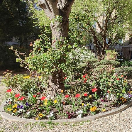 Luxueux Appartement Sur Jardin Paris Luaran gambar
